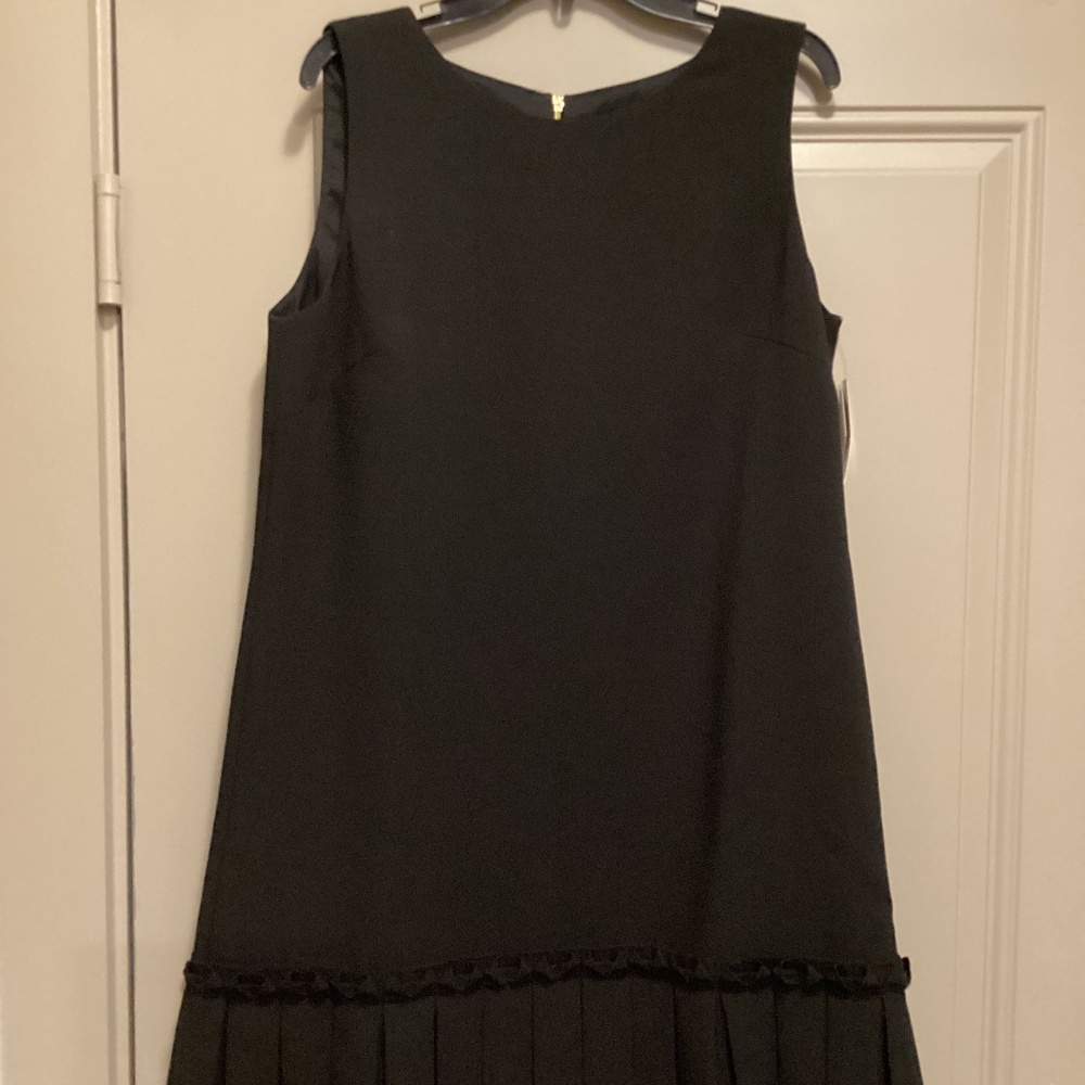 Tahari Pleated Shift Dress, size 12 - Picture 4 of 12